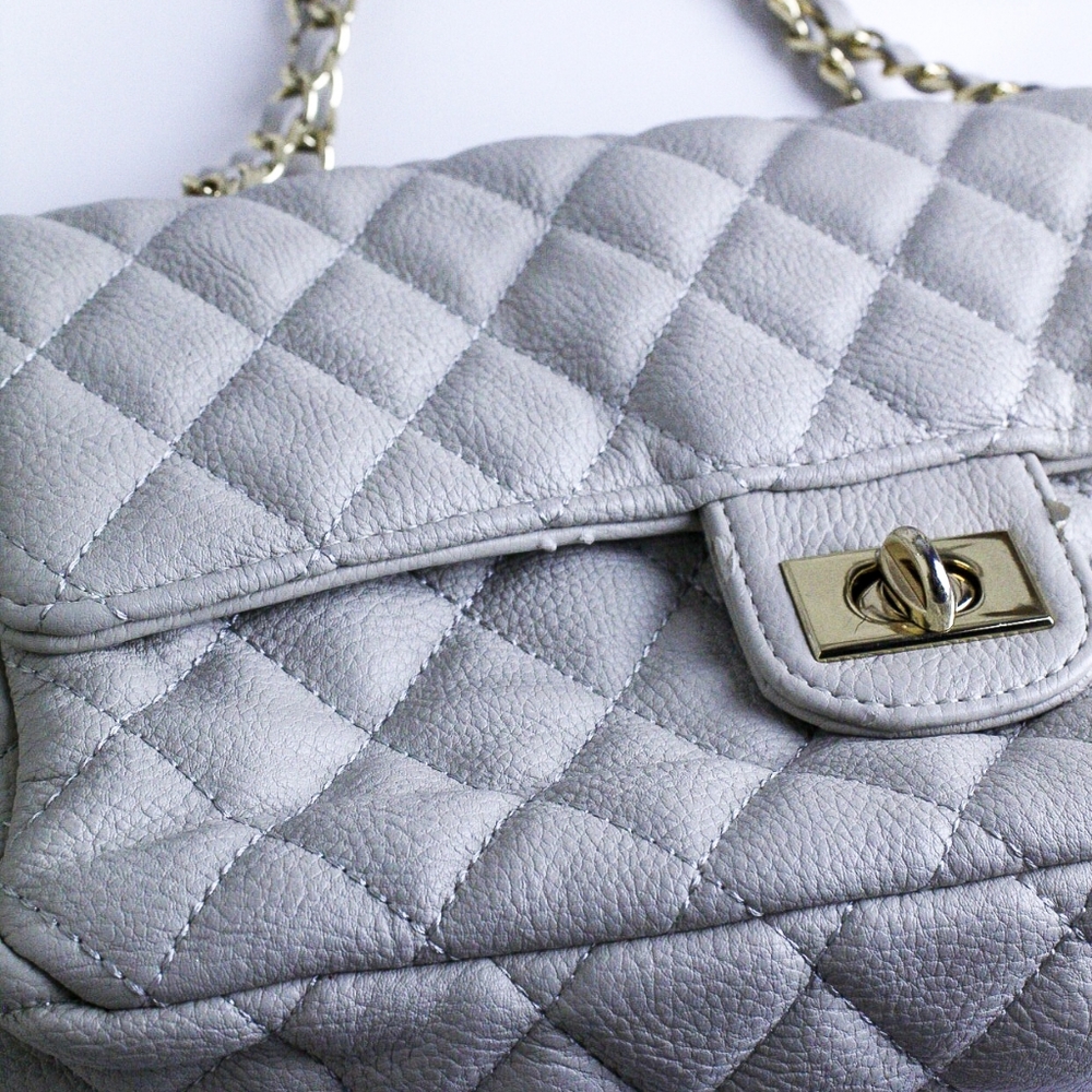White Quilted Chain Shoulder bag